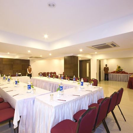 Shantai Hotel Pune Exterior photo