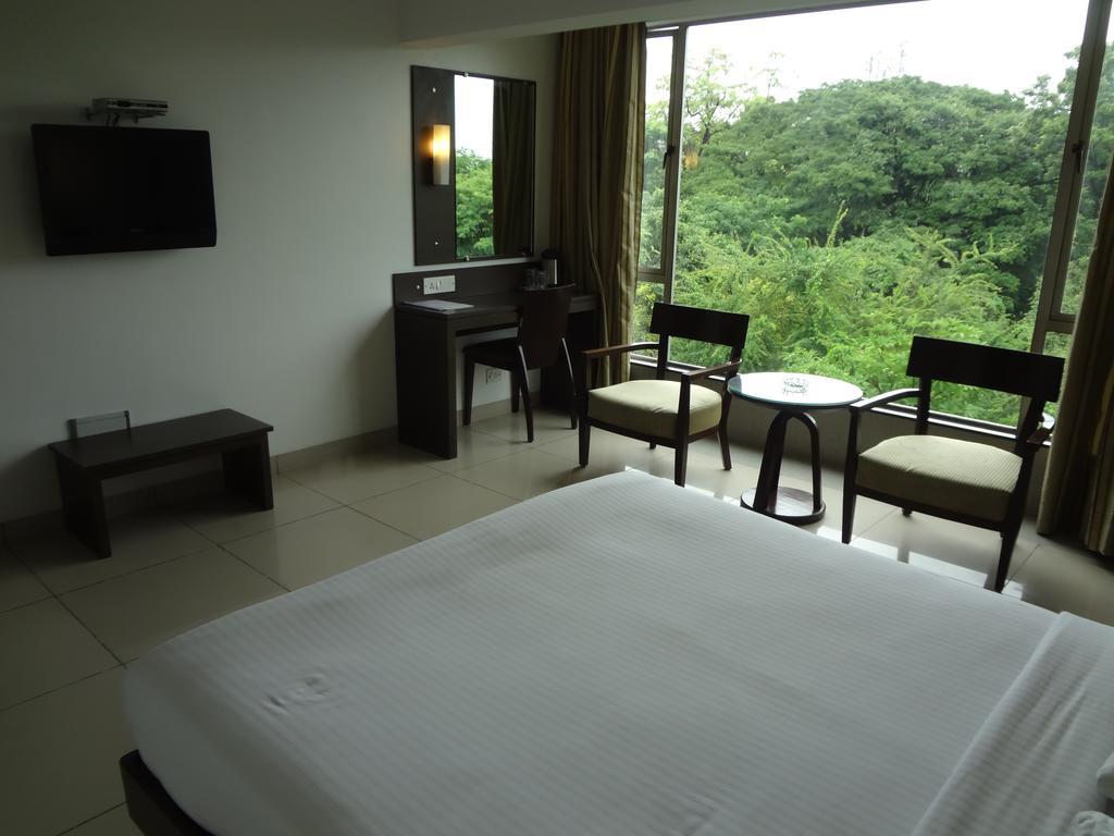 Shantai Hotel Pune Exterior photo