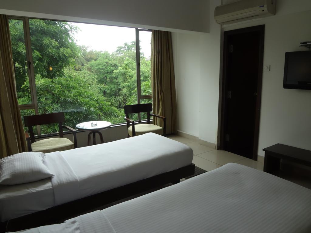 Shantai Hotel Pune Exterior photo