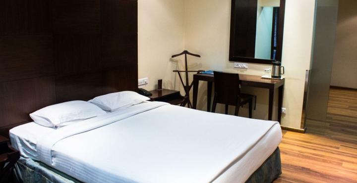 Shantai Hotel Pune Exterior photo