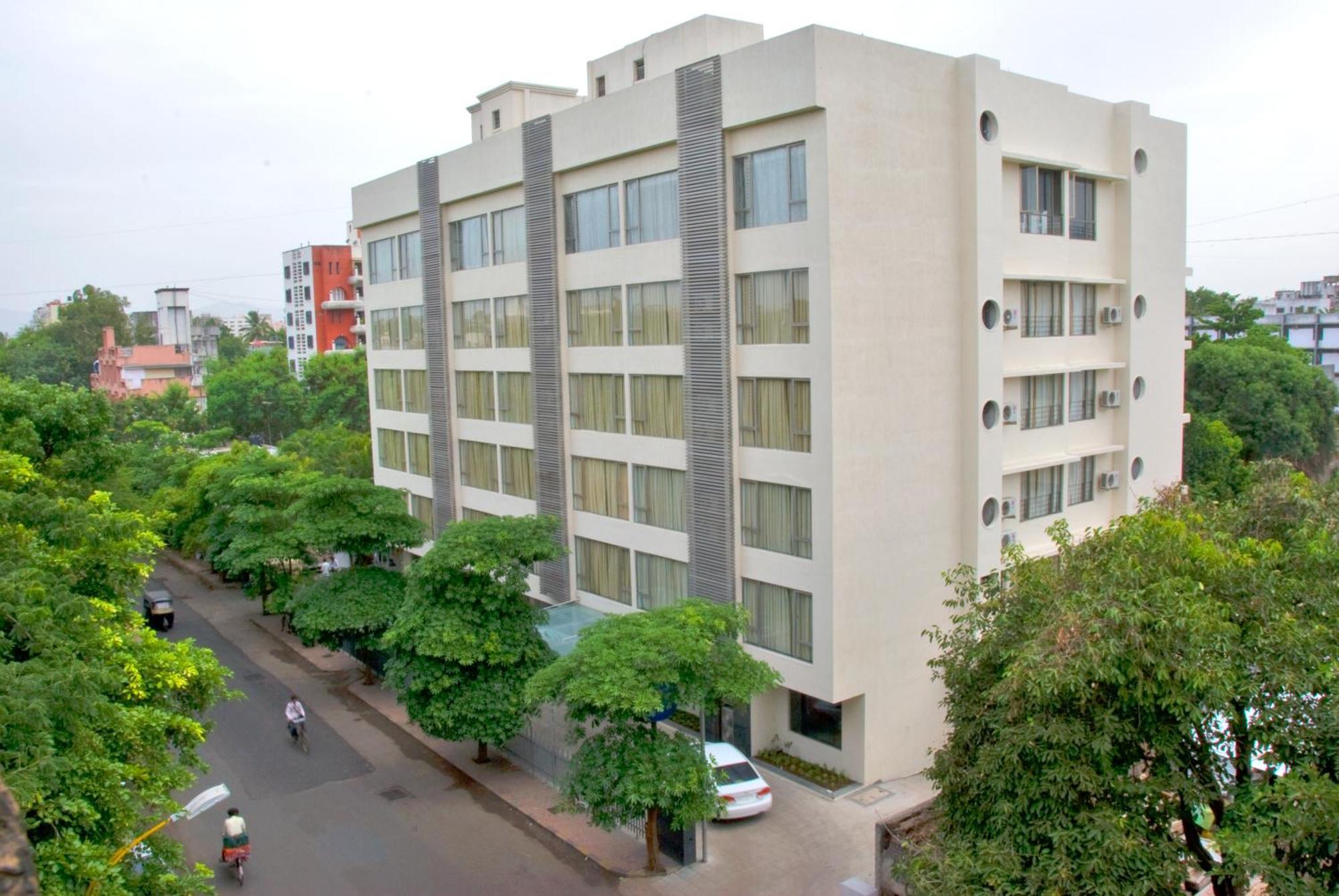 Shantai Hotel Pune Exterior photo