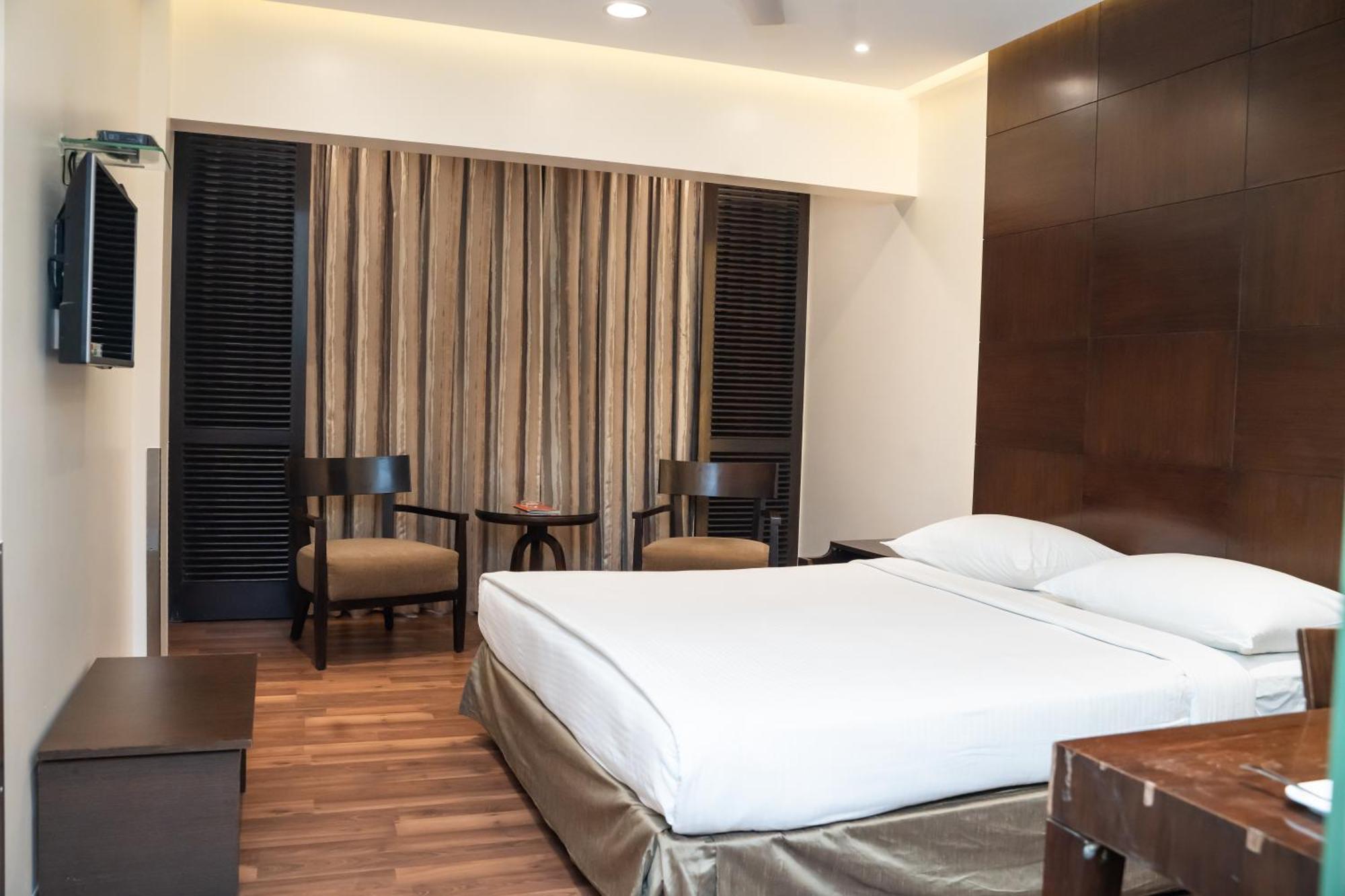 Shantai Hotel Pune Exterior photo