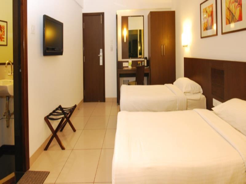 Shantai Hotel Pune Exterior photo