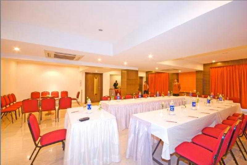 Shantai Hotel Pune Exterior photo