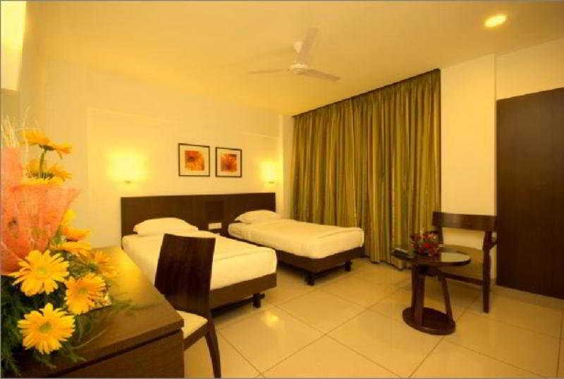Shantai Hotel Pune Exterior photo
