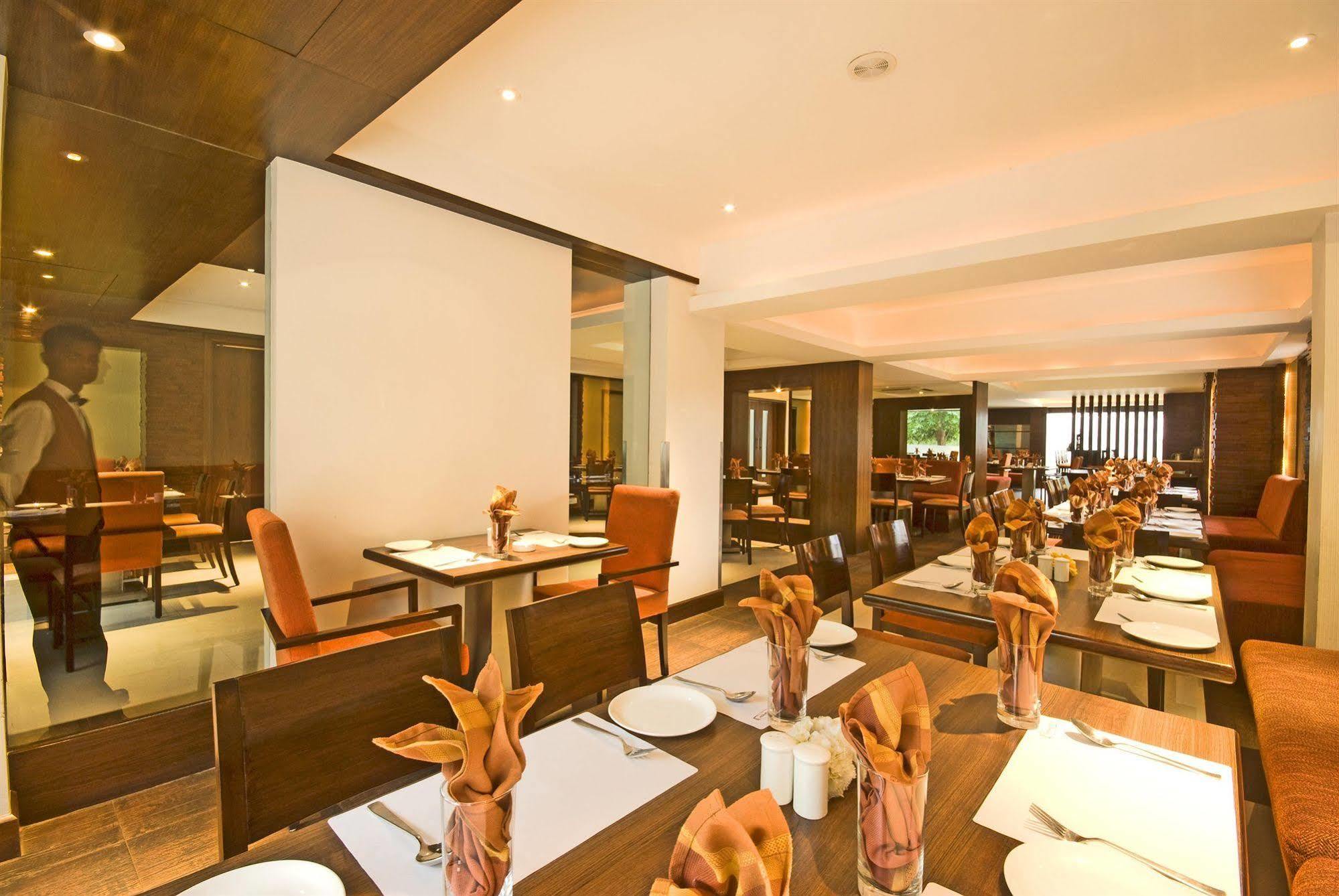 Shantai Hotel Pune Exterior photo