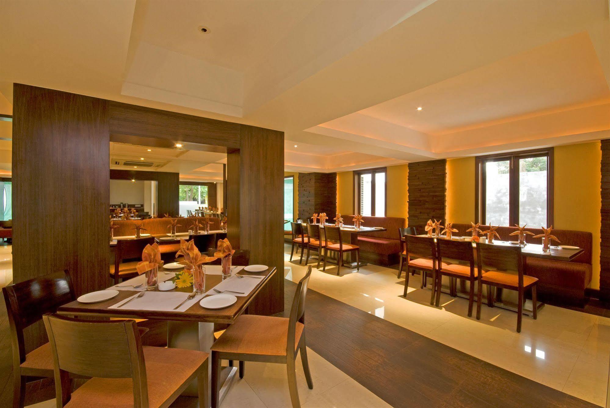 Shantai Hotel Pune Exterior photo