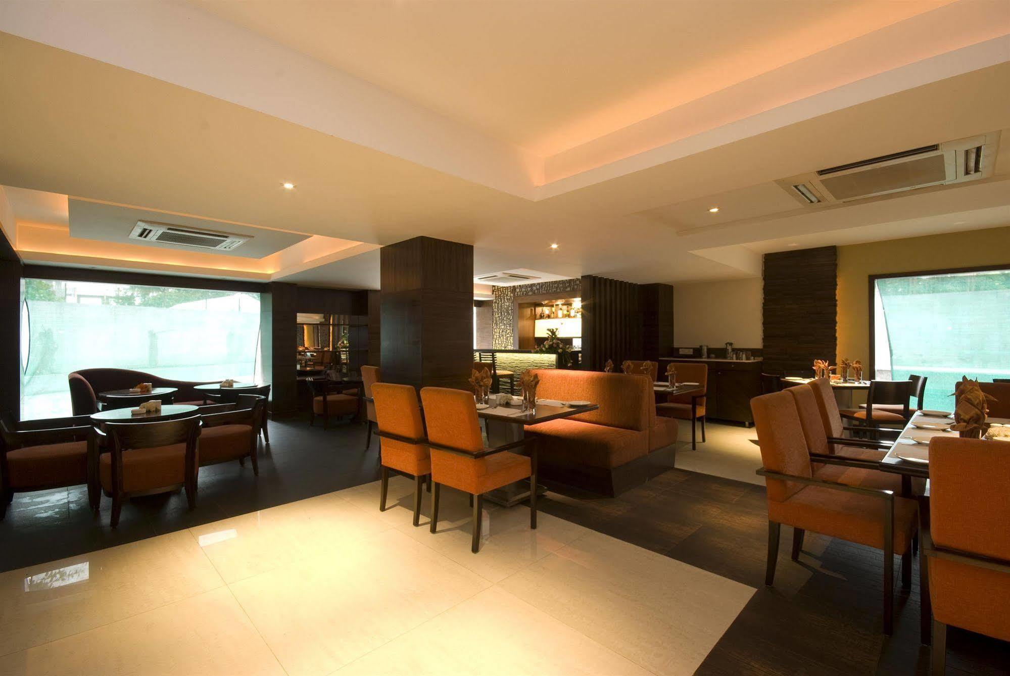 Shantai Hotel Pune Exterior photo