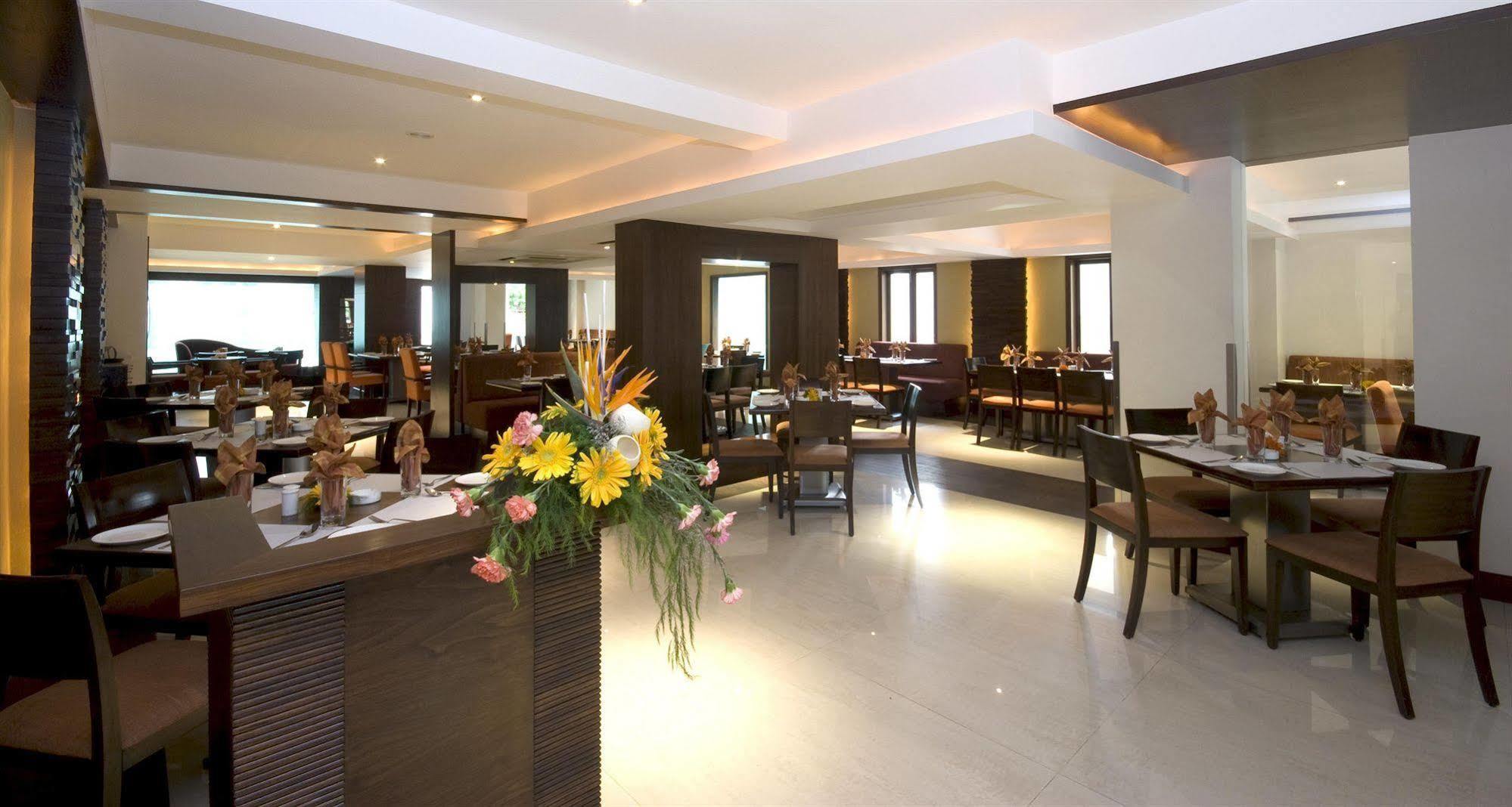 Shantai Hotel Pune Exterior photo