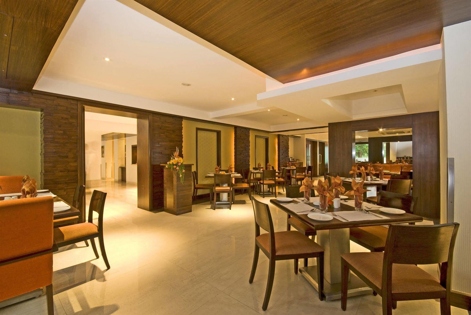 Shantai Hotel Pune Exterior photo
